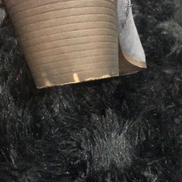 True craft Heeled fringe suede ankle boots - Picture 6 of 7